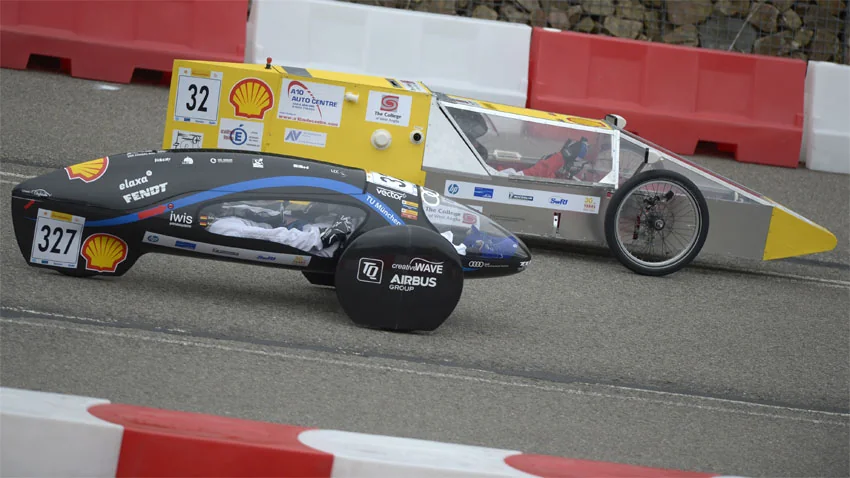 Deux véhicules à faible consommation de l'Eco-shell marathon 2015