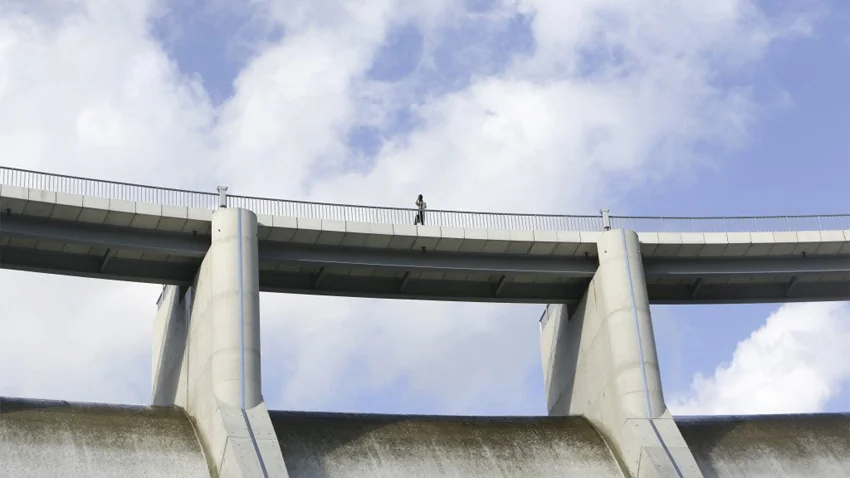 EDF estime que cet ouvrage limitera la consommation de fioul dans l’île (de près de 20 000 tonnes par an) pour produire de l’électricité et les émissions de CO2 associées (60 000 tonnes par an). (photo : ©EDF-Bruno Conty)