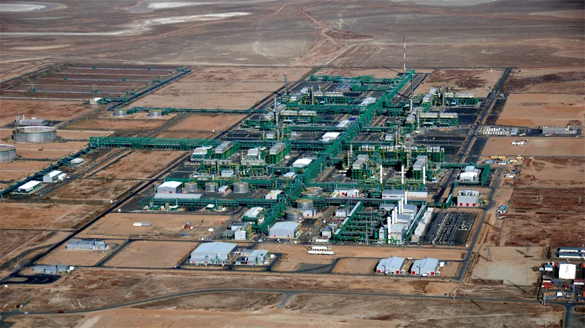 L’huile produite sur « D Island » est acheminée par pipeline jusqu’à l’usine de Bolashak sur le continent. Elle y traitée tout comme les gaz extraits. Le soufre est notamment séparé des hydrocarbures afin de générer un pétrole brut de qualité. (photo : ©NCOC)
