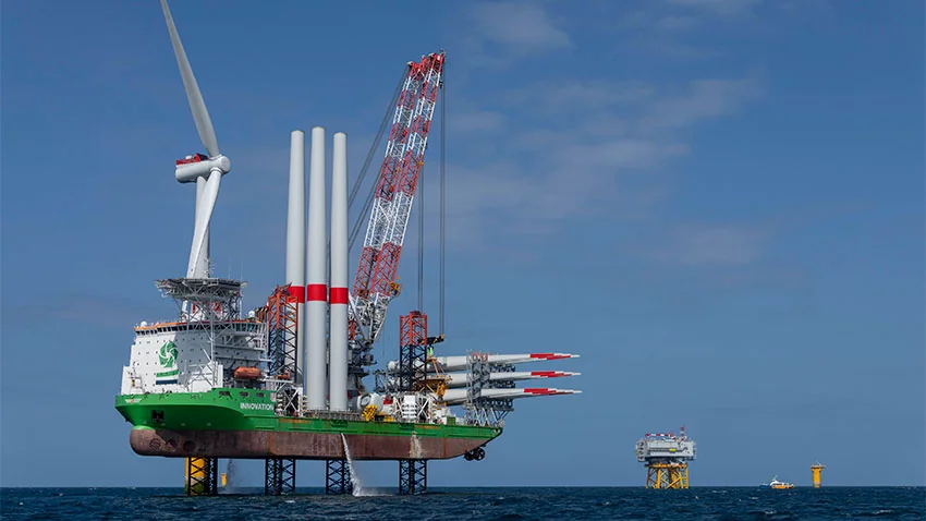 4 premières éoliennes du parc offshore de Fécamp