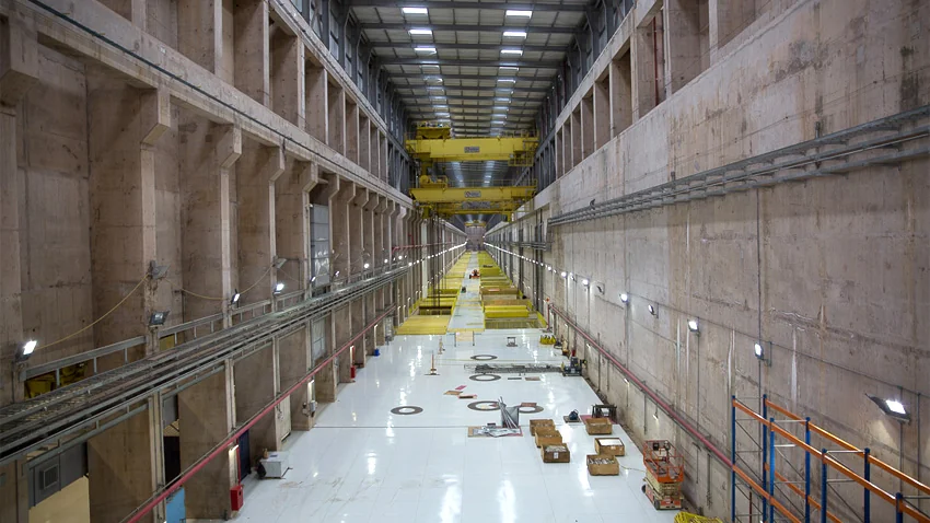 Intérieur du barrage de Jirau