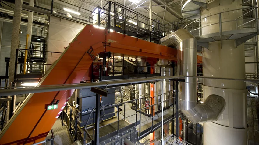 En Seine Saint Denis, la chaufferie biomasse de Stains faisait partie des installations accessibles lors des Journées de l’énergie. D’une puissance totale de 16 MW, cette chaufferie alimente un réseau de chaleur desservant l’équivalent de près de 40 000 logements. (photo : ©GDF Suez).