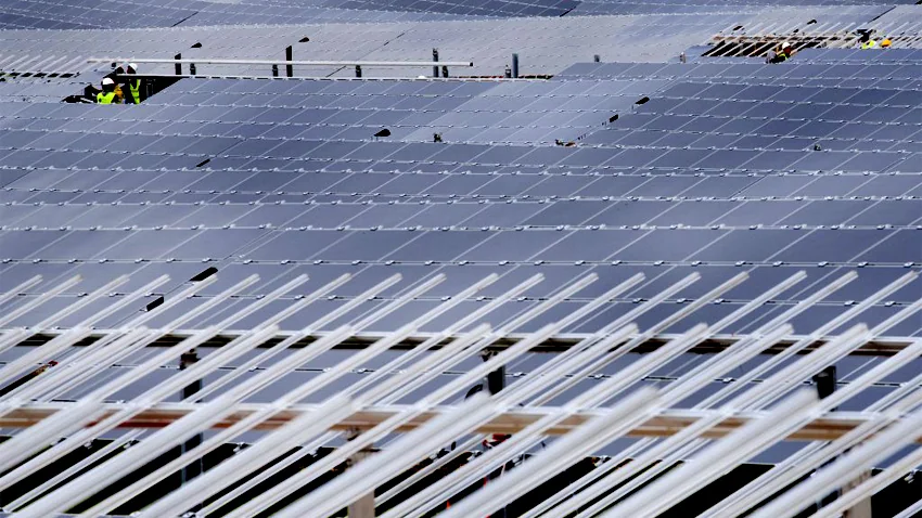 La construction de cette centrale, organisée par tranches de 12 MWc, avait débuté en juin 2011. (©EDF - Philippe Eranian)