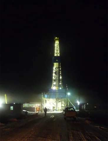 Le gisement de Kharyaga a une production moyenne de 30 000 barils par jour, l’équivalent de 1,7% de la consommation quotidienne de pétrole en France. Cette photo a été prise à 16h… (photo : P. Nerguararian)