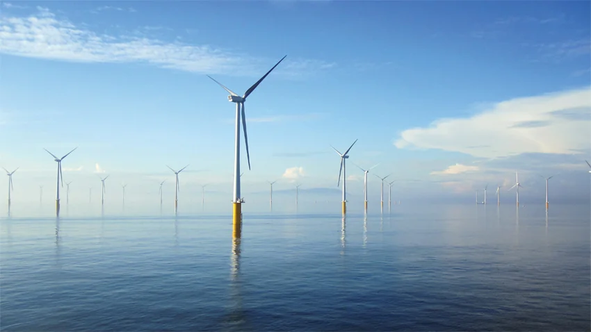 Les éoliennes sont éloignées les unes des autres par une distance comprise entre 650 m et 1 km. (photo : ©London Array)