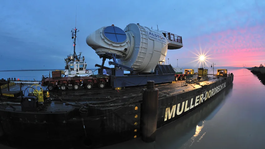 Alstom devrait fournir 240 éoliennes offshore Haliade 150 en France et prévoit de créer près de 5 000 emplois. Le groupe a également reçu des subventions du secrétariat américain à l’énergie fin 2012 en vue d’un projet de parc offshore dans l’État de Virginie. (photo : ©Alstom)