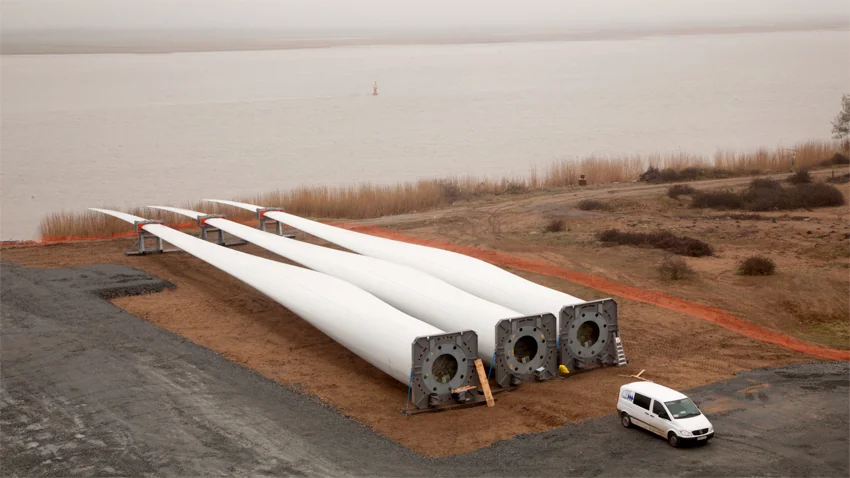 Les 3 pales de l’Haliade 150 mesurent chacune 73,5 mètres de long. (photo : ©Alstom)