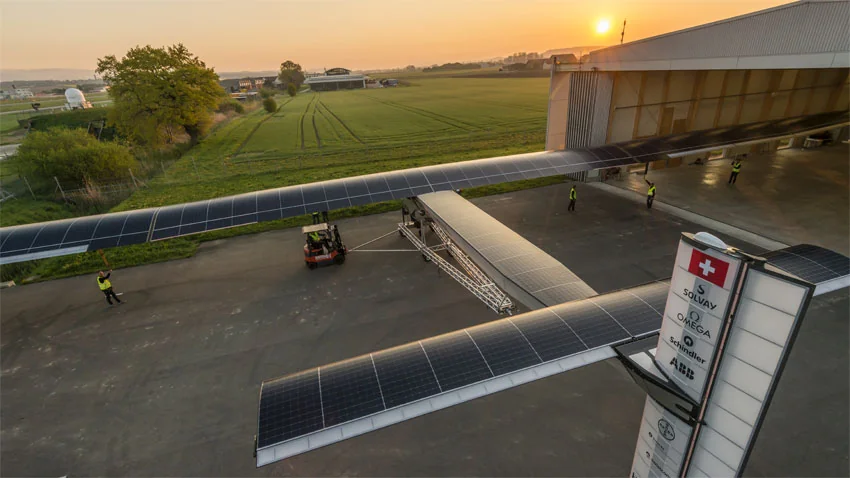 Vue de l'avion Solar Impulse 2 lors des vols de tests
