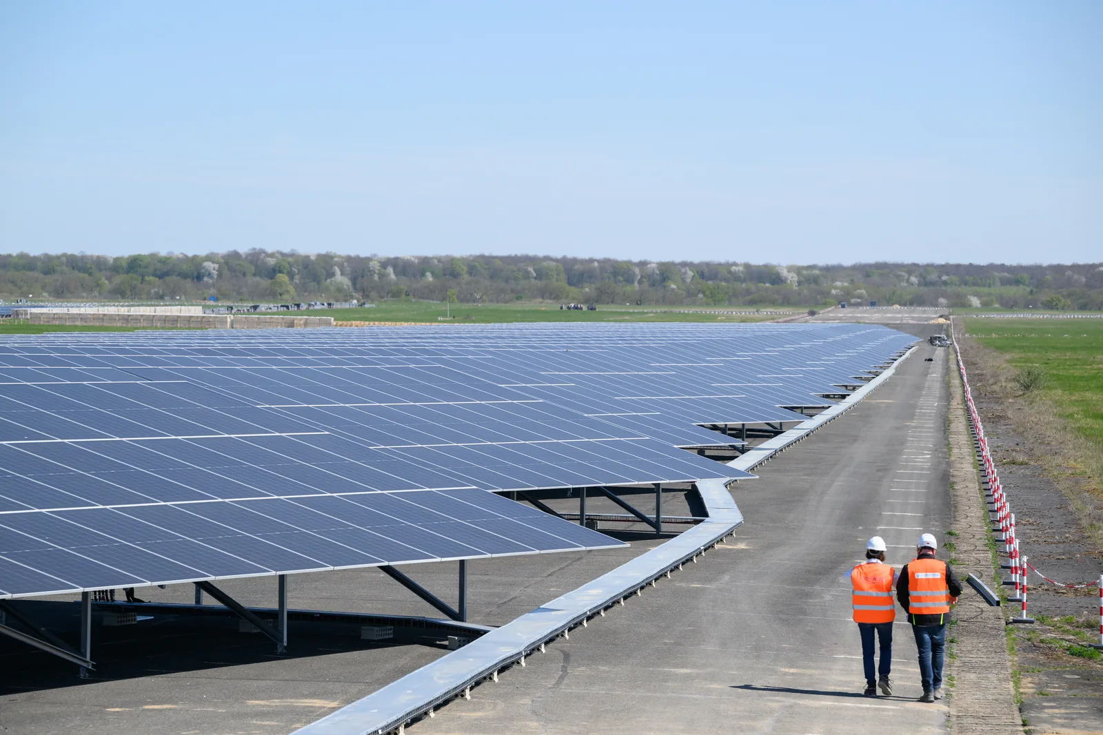 La centrale photovoltaïque de Creil déployée sur l'ancienne zone aéronautique de la BA 110