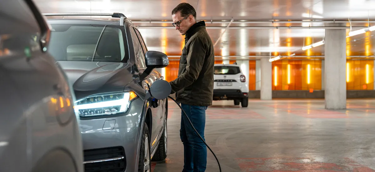 Voitures électriques : taxer les kilomètres, pas les carburants