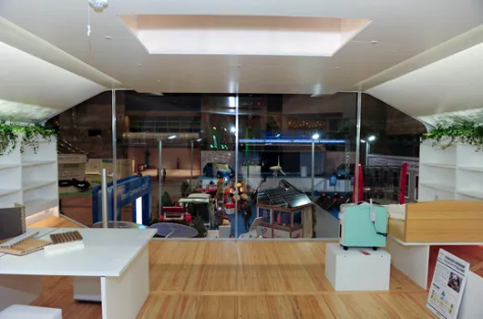 Vue de l'intérieur de la pièce polyédrique (©Nissan Motor Co., Ltd)