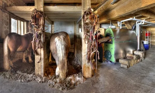 La chaudière à gazéification du refuge de Sarennes peut brûler le méthane issu du fumier des chevaux (©bernard vallet - refuge de Sarennes)